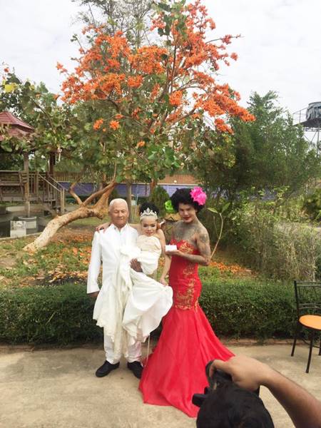 สาวพิการตื้นตันใจ นางฟ้าซาลอน สานฝัน แต่งหน้า-จัดงานวิวาห์ให้ฟรี