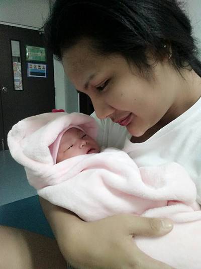 คลอดแล้ว ! ทอมท้องกับกะเทย