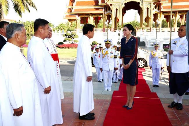 สมเด็จพระราชินี