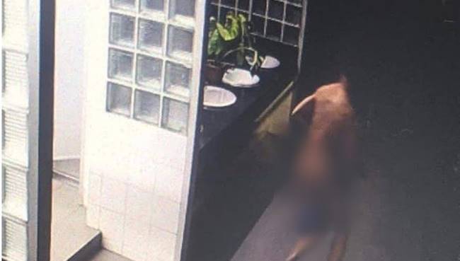 แก้ผ้าปีนห้องน้ำปั๊ม