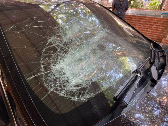 ทุบรถเบนซ์