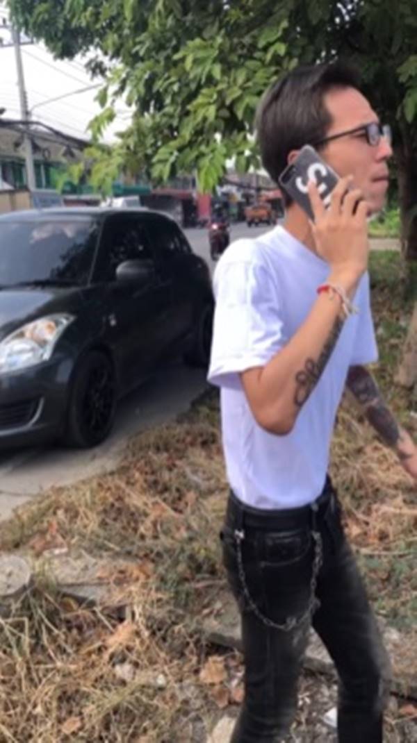 ล้อเลียนหนุ่มตี๋