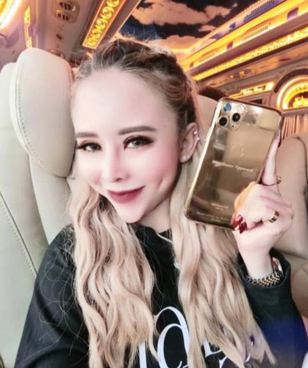 แชร์แม่มณี