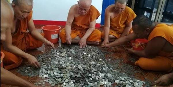 ตาต้อย ชายเก็บของเก่า