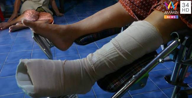 พื้นศาลาทรุด