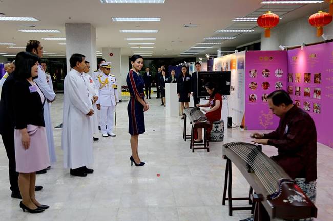 สมเด็จพระราชินี