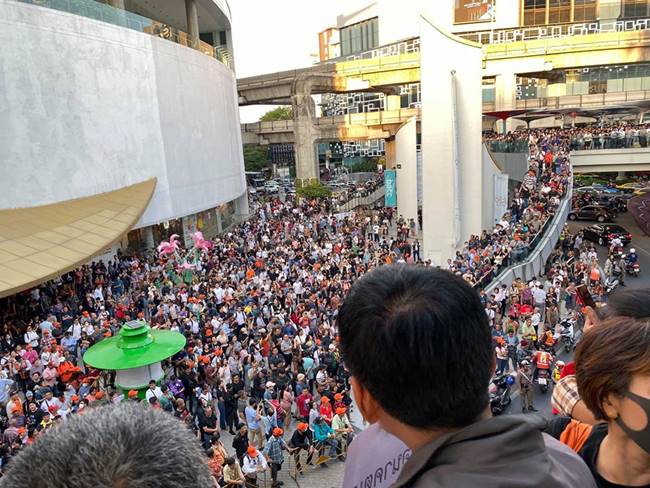 ธนาธร นัดชุมนุม