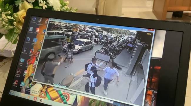 ผู้ปกครองตบเด็ก