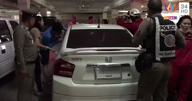 เด็กติดในรถ