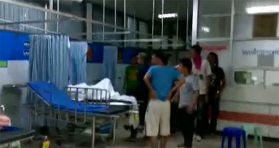 ป่าเถื่อน ! วัยรุ่นยกพวกตีกันเละในห้องฉุกเฉิน รพ.ชุมพรฯ [มีคลิป]