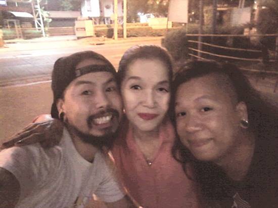 คุณยายสุดเท่ ดีดกีตาร์ครวญเพลงสากล งานนี้ชาวเน็ตขอเป็นศิษย์กันเพียบคุณยายสุดเท่ ดีดกีตาร์ครวญเพลงสากล งานนี้ชาวเน็ตขอเป็นศิษย์กันเพียบ 