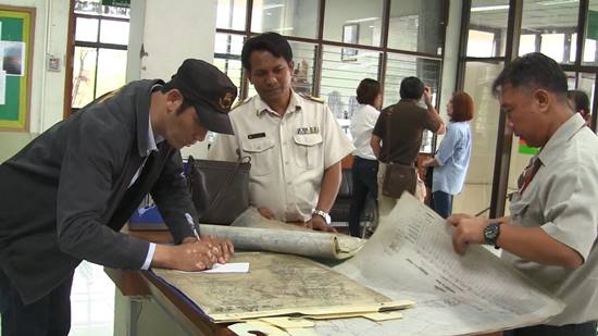 เร่งตรวจสอบ ฟาร์มโชคชัย ออกโฉนดทับที่สาธารณะ ทุ่งรกฟ้า