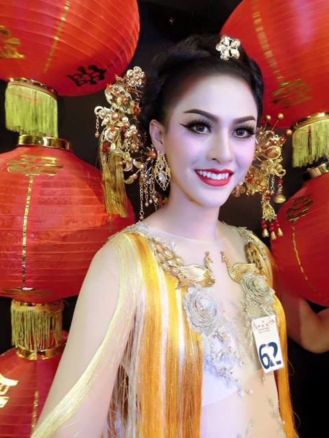 ทั้งสวยทั้งหล่อ ! มาร์ค คณัสนันท์ แต่งชายก็หล่อพุ่ง แต่งหญิงก็สวยเว่อร์