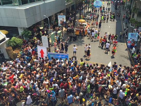 บรรยากาศสงกรานต์ 2559 ทั่วไทย ชุ่มฉ่ำดับร้อนกันถ้วนหน้า