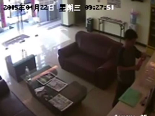 เชฟหื่นผสมอสุจิตัวเองในน้ำ วางให้พนักงานโรงแรมดื่ม