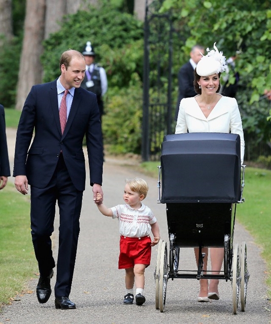 ประมวลภาพเจ้าหญิงชาร์ล็อตต์ เข้าพิธีศีลจุ่ม