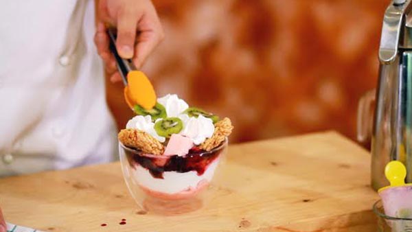 นมเปรี้ยวบิงซู อีกหนึ่งเมนูคลายร้อนช่วงซัมเมอร์ ทำเองก็ได้ ง่ายจังนมเปรี้ยวบิงซู อีกหนึ่งเมนูคลายร้อนช่วงซัมเมอร์ ทำเองก็ได้ ง่ายจัง