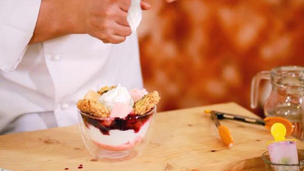 นมเปรี้ยวบิงซู อีกหนึ่งเมนูคลายร้อนช่วงซัมเมอร์ ทำเองก็ได้ ง่ายจังนมเปรี้ยวบิงซู อีกหนึ่งเมนูคลายร้อนช่วงซัมเมอร์ ทำเองก็ได้ ง่ายจัง