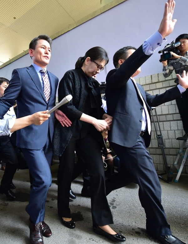 ลูกสาวประธานโคเรียนแอร์ถูกปล่อยตัว ศาลรับอุทรณ์เว้นโทษคุก รอลงอาญา 2 ปี 