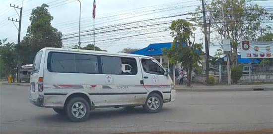 ซ้ำซาก !! เด็กร่วงรถตู้ที่แม่สอด ชาวเน็ตซัดควรจัดระเบียบ-ลงโทษจริงจัง