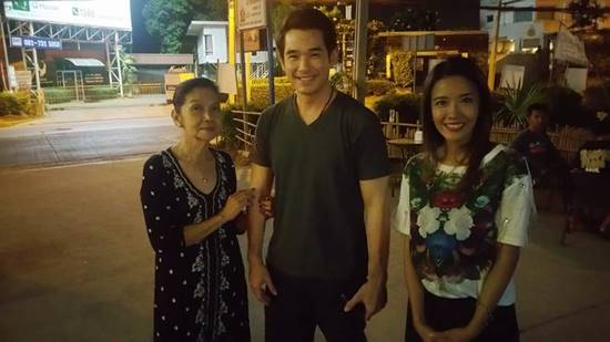 คุณยายสุดเท่ ดีดกีตาร์ครวญเพลงสากล งานนี้ชาวเน็ตขอเป็นศิษย์กันเพียบ