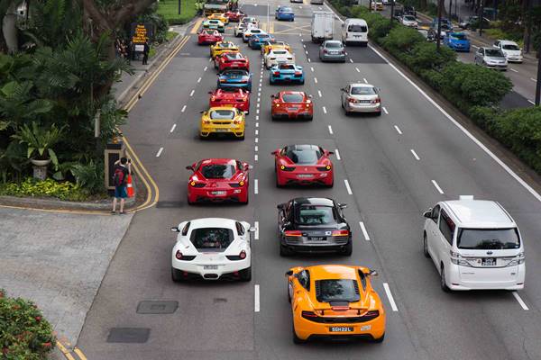 ​​ตำรวจดูไบรวบซูเปอร์คาร์สุดหรู ลูกเศรษฐีแข่งซิ่งป่วนเมือง 81 คัน​ ​!!