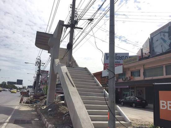 การไฟฟ้าฯ แจงภาพเสาไฟฟ้าทะลุสะพานลอย หลังวิจารณ์สนั่นโซเชียล