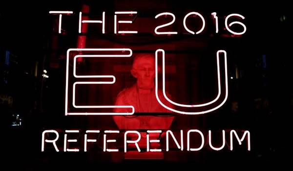 อังกฤษลุ้นตัวโก่ง นับผลโหวตชี้ชะตาอยู่หรือไปจาก EU ฝ่ายสนับสนุนเบียดขึ้นนำ 