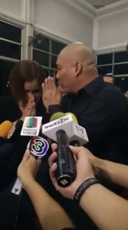 โหน่ง ชะชะช่า ร่วมงานศพคู่กรณี ยกมือไหว้ขอรับผิดชอบทุกอย่าง