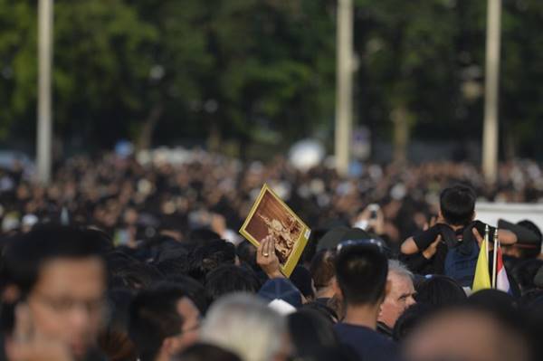ภาพชุดประวัติศาสตร์ 14 ตุลาคม 2559 พระราชพิธีเคลื่อนพระบรมศพพ่อหลวงของชาวไทย