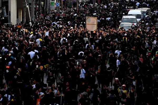 ภาพชุดประวัติศาสตร์ 14 ตุลาคม 2559 พระราชพิธีเคลื่อนพระบรมศพพ่อหลวงของชาวไทย 