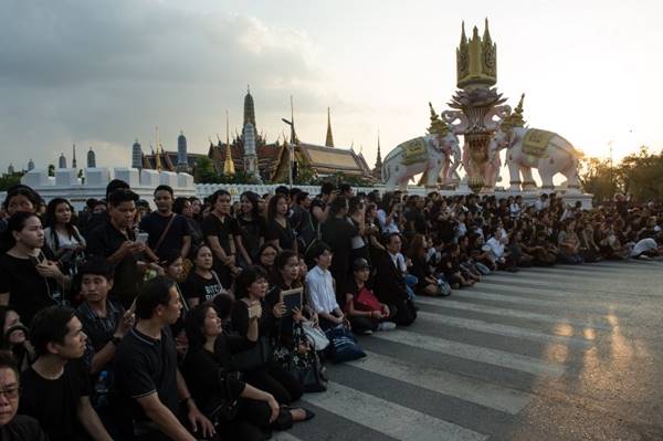 ภาพชุดประวัติศาสตร์ 14 ตุลาคม 2559 พระราชพิธีเคลื่อนพระบรมศพพ่อหลวงของชาวไทย 