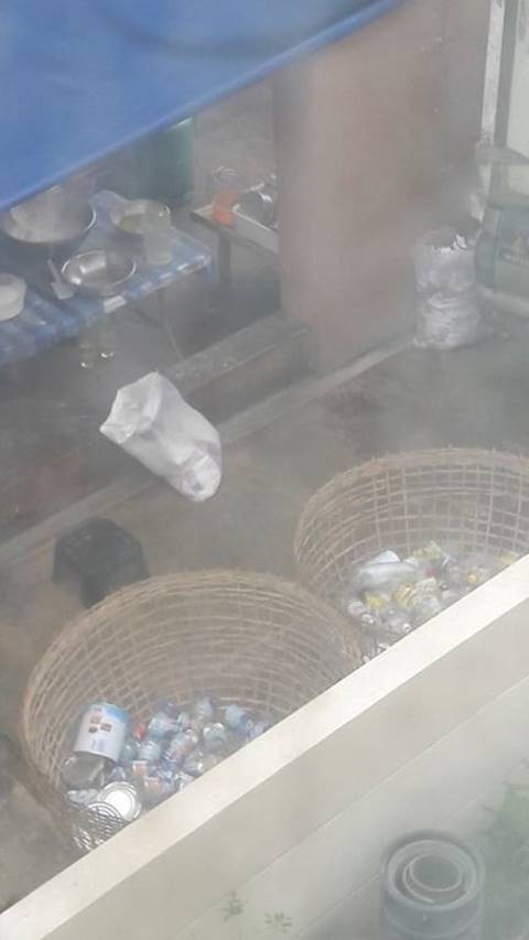 อัพเดทสาวโวยเพื่อนบ้านขายเค้ก เจ้าหน้าที่แจ้งให้ย้าย แต่สุดท้ายก็เหมือนเดิมอัพเดทสาวโวยเพื่อนบ้านขายเค้ก เจ้าหน้าที่แจ้งให้ย้าย แต่สุดท้ายก็เหมือนเดิม