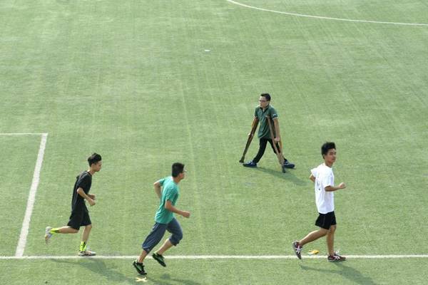 หนุ่มพิการใจสู้ ฝ่าฟันทุกอุปสรรค สานฝันเรียนต่อมหาวิทยาลัยได้สำเร็จ