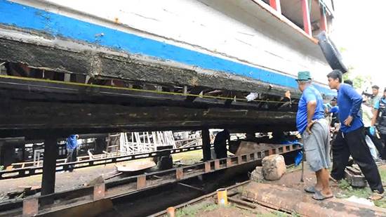 เรือล่มอยุธยา ศาลค้านประกันคนขับเรือ พร้อมแจ้ง 5 ข้อหา