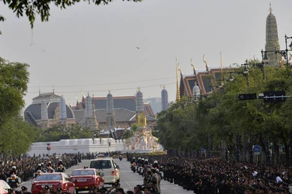 ภาพชุดประวัติศาสตร์ 14 ตุลาคม 2559 พระราชพิธีเคลื่อนพระบรมศพพ่อหลวงของชาวไทย
