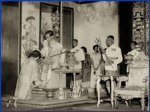 10 ภาพแห่งความทรงจำ ในหลวง รัชกาลที่ 9 ของปวงชนชาวไทย10 ภาพแห่งความทรงจำ ในหลวง รัชกาลที่ 9 ของปวงชนชาวไทย