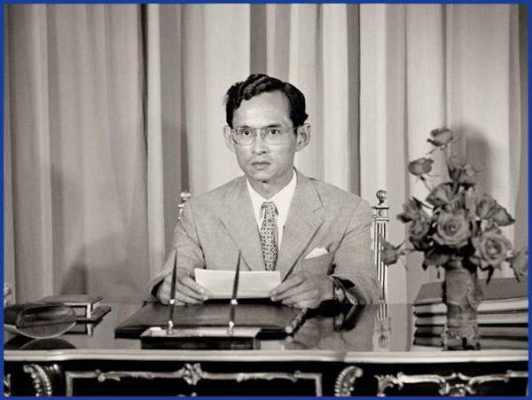 10 ภาพแห่งความทรงจำ ในหลวง รัชกาลที่ 9 ของปวงชนชาวไทย  