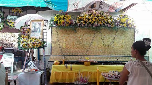 จัดพิธีเผาศพ ดีเจฟ้า ญาติพี่น้องร้ำไห้อย่างหนัก