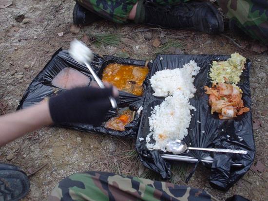 เทียบชัด ๆ อาหารในกองทัพไทย กับต่างชาติ แตกต่างกันขนาดไหน