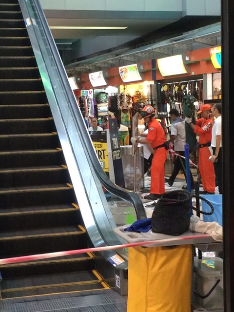 ระทึก ! ชายชาวต่างชาติตกจากชั้น 6 ห้างมาบุญครอง เสียชีวิตคาที่