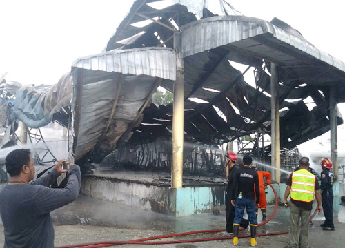 ไฟไหม้โรงงานบรรจุแก๊สย่านลำลูกกา เสียงระเบิดบึ้มสนั่น !