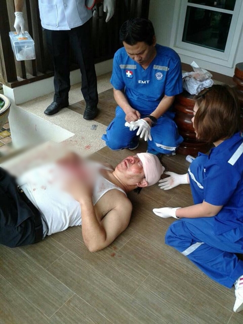 ชมชัด ๆ วินาทีคนร้ายบุกจ่อยิงประธาน กกต. ตราด ล่าสุดพ้นขีดอันตรายแล้ว (มีคลิป)