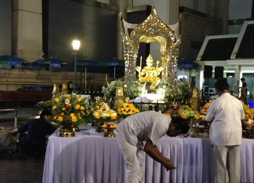 บวงสรวงใหญ่องค์ท้าวมหาพรหมเอราวัณ บูชา 6 เทพราชประสงค์