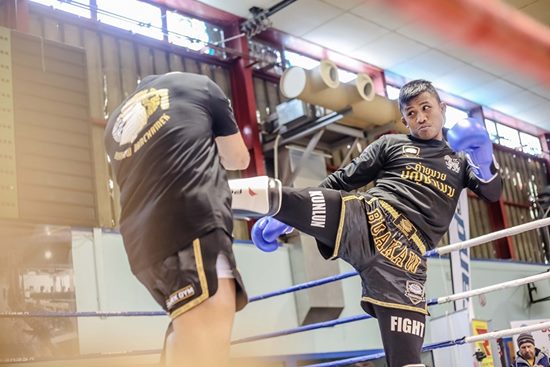 บัวขาว ซ้อมหนัก เตรียมลงศึกคุนหลุนไฟต์ 3 รุม 1