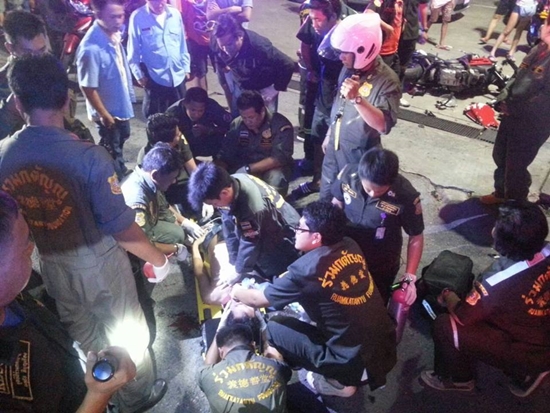 สลด ! หนุ่มควบ ดูคาติ ชนท้ายกระบะ เจ้าหน้าที่ยื้อชีวิตไม่ไหว ดับอนาถ