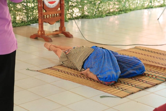 เปิดภาพคุณยายนักโยคะ ตัวอ่อนพลิ้วเล่นได้ทุกท่า รุ่นหลานมาเห็นยังอาย