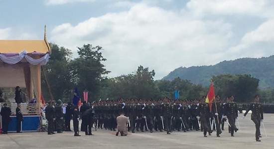 สวนสนามยิ่งใหญ่ เทิดพระเกียรติสูงสุด 