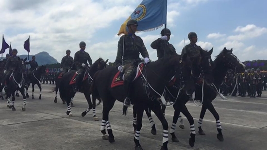 สวนสนามยิ่งใหญ่ เทิดพระเกียรติสูงสุด 
