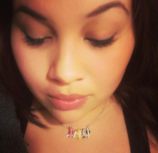 สาวโพสต์ภาพเซลฟี่ขณะแฟนหนุ่มเล่นปืนจ่อหัว สลดปืนลั่นดับอนาถ